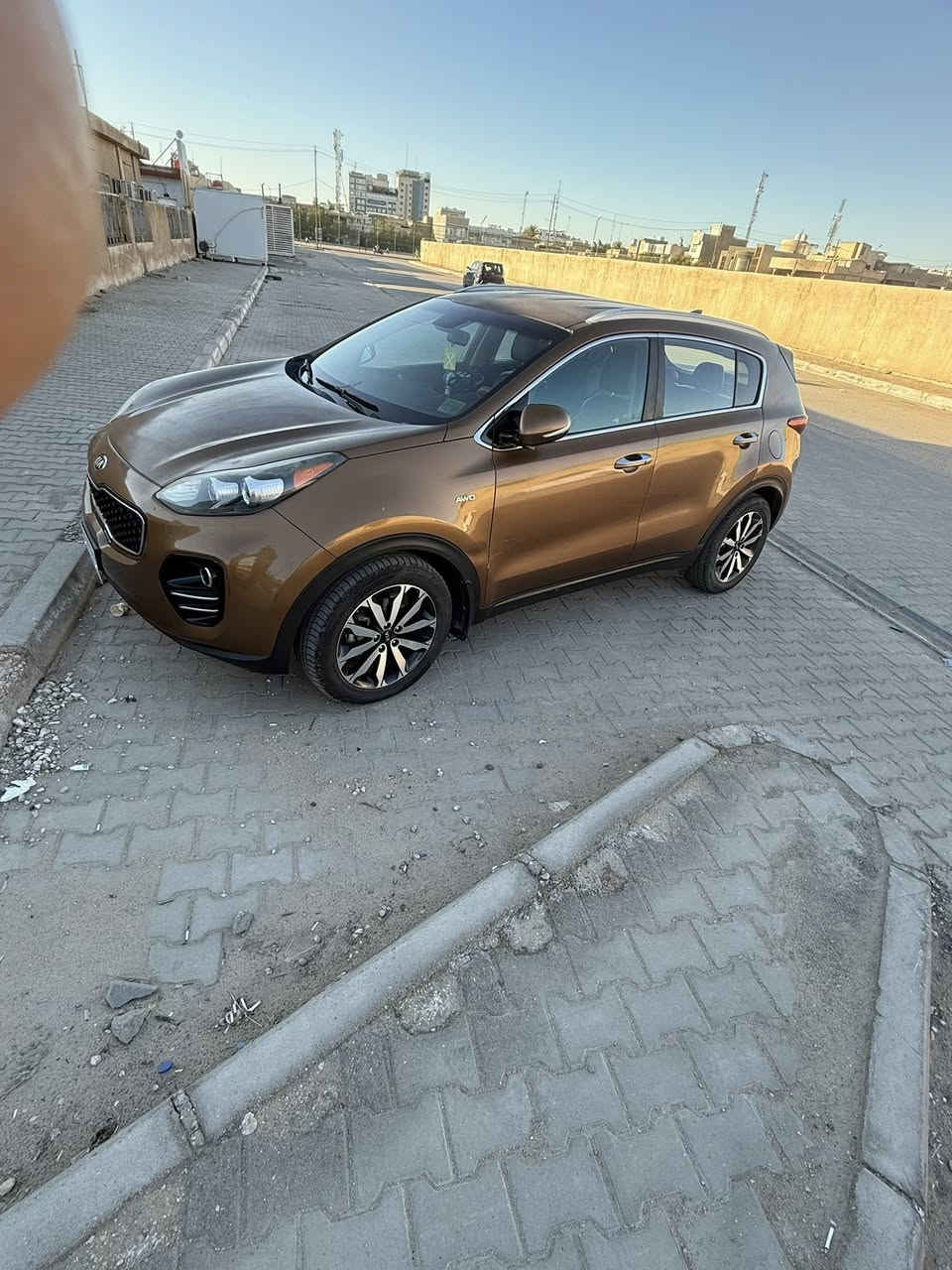 سبورتج 2018 EX فول عدا البانوراما ماشيه 72 ضرره بابين جه السائق والباقي كفاله عامه  كربلاء الإسكان 
***********
160$ وبيه مجال
