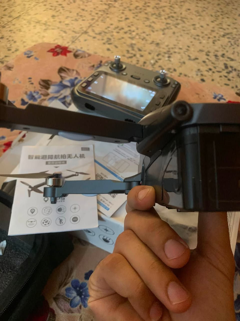 ‏L600 promax
‏4K
كامرتها كمبل
بيها gps
رجوع ذاتي
بطارية وحده بيها 4500 ملي امبير
جويستك شاشة
مداها اربع كيلو
عنوان بغداد
السعر 200
***********

