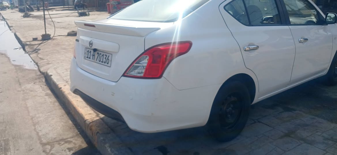 السلام عليكم ورحمة الله وبركاته
للبيع نيسان ٢٠٢٠ رقم بغداد 
السعر ١٠٥ وبي مجال بسيط 

كير محرك تبريد تخم تاير خير من الله 
الكشر الباب الي خلف السايق مصبوغ نصفه مع الجاملغ الامامي على الماشر عليهن 
للاستفسار 
‎0771 238 2756
