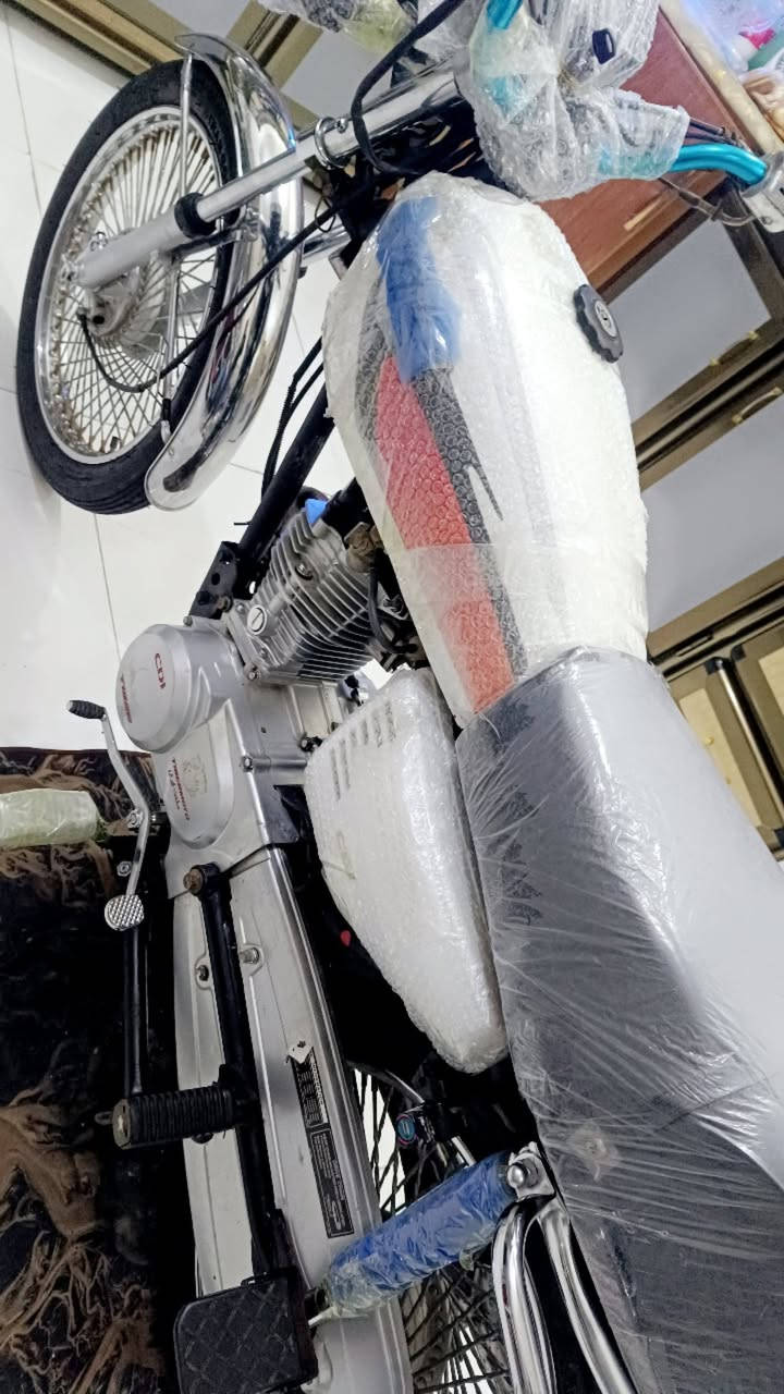 السلام عليكم تايكر موديل 2023 دراجه نضيفه وحلوه شوفت عينك بل جيس اوراق مال وكيل 5اوراق الشراري يتصل مكاني حله شاوي يم فلكت غرفت التجاره السعر مال بيع 575 وهذا رقمي للتواصل ***********
