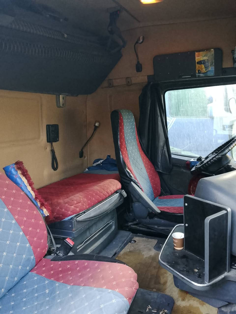 للبيع اسكانيه موديل ٢٠٧ سنكل امامي بدون اضباره رقم صدامي كير كهربائي محرك نضيف  بيه جفيه على صفحه السكن  رقم واتساب *********** و *********** رقم الهاتف جوبلاسات امامي
