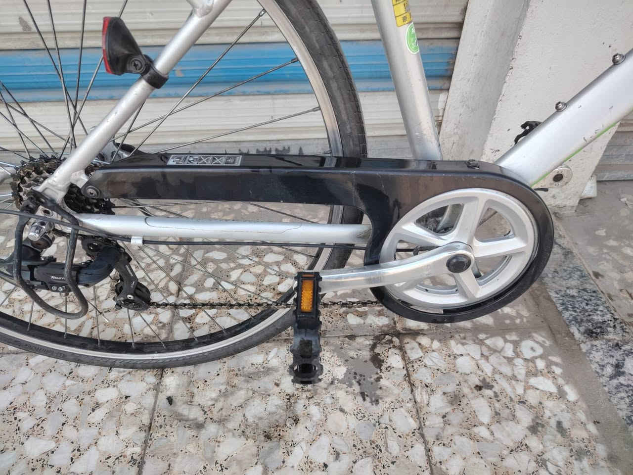 السلام عليكم
للبيع بايسكل c700 ياباني المنيوم اصلي شغالي مابي عطل
مكان بغداد الكرخ 
السعر 125 الف 
تواصل على الرقم 
***********
