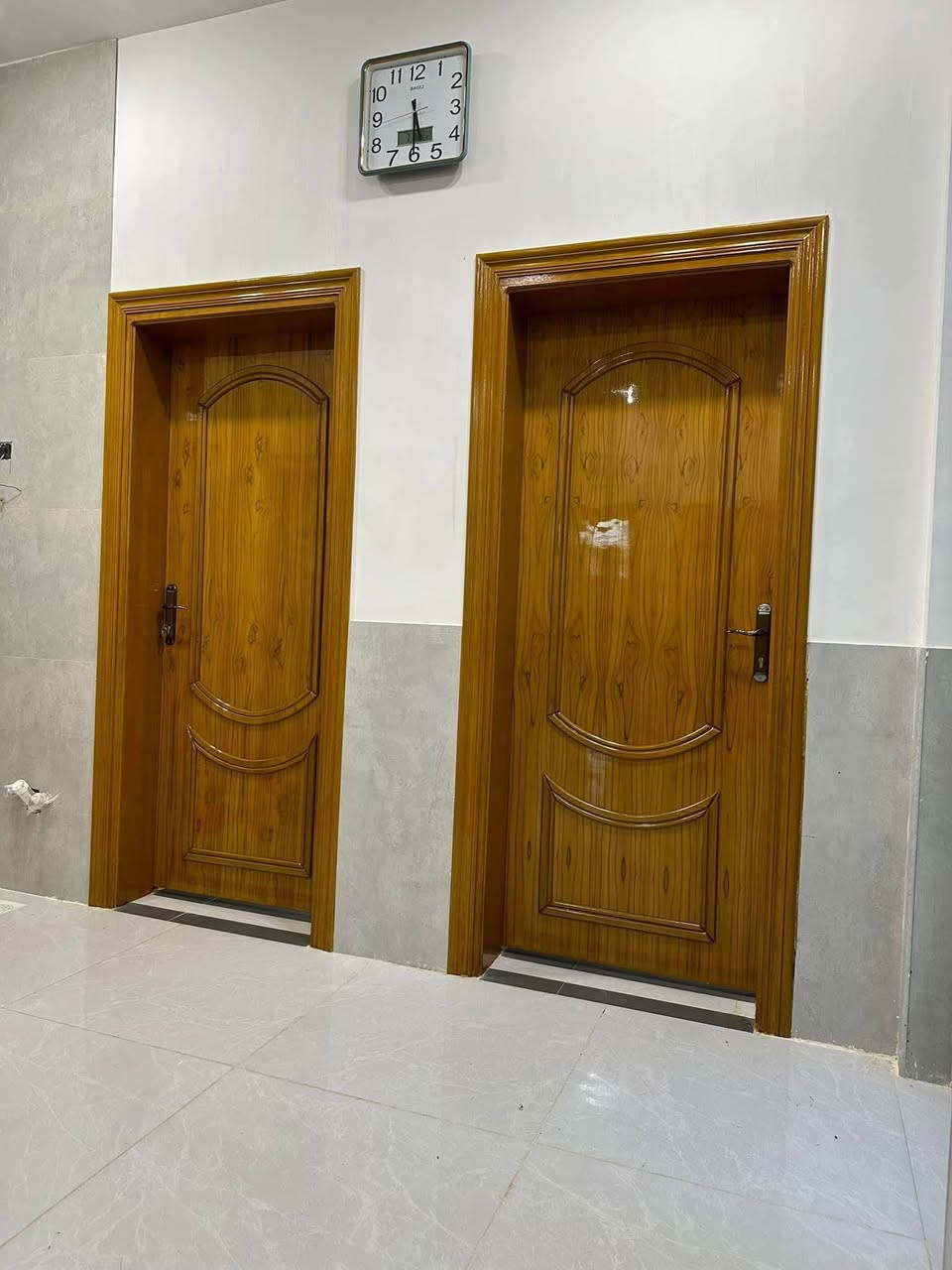 السلام عليكم
جزء من أعمالي صبغ فقط 
كادر متخصص لصبغ وتلميع كافه الأبواب وغرف النوم 
شغل درجه اولى ضمان الصبغ 
نعمل في كافه محافظه الانبار 
للاستفسار واتساب 
***********
