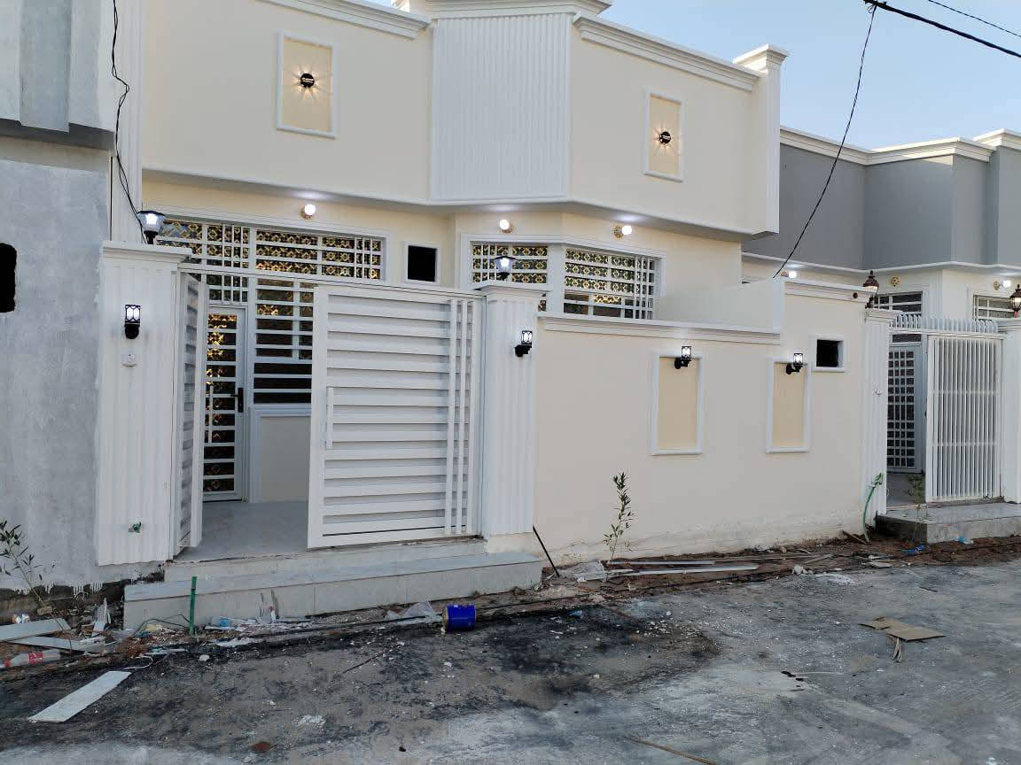 #🙋‍♂️بيت150متر فول فول   😲
#يعلن_مكتب_الانوار مقابل_قرية_لغدير_عمود282_مباشر

#__مساحه_لبيت_لواحد150متر_مربعه  
#_قريبه_عله_شارع_لعام_كلش 

#بيت_طابو_زراعي_سند25

#سعر_بلاش بلاش _وبيه_مجال  

بناء حديث
غير مسكون
بناء ممتاز جدا 

 عنوان لبيت النجف 
#مقابل_ملحق_قرية_الغدير_مباشر 
يحتوي لبيت على+ غرفه2 +صاله +ستغبال +مطبخ +صحيات بلداخل +وصحيات بلخارج للاستفسار مراجعه المكتب او اتصل على الرقم واتساب***********//
☎️*********** //***********☎️
