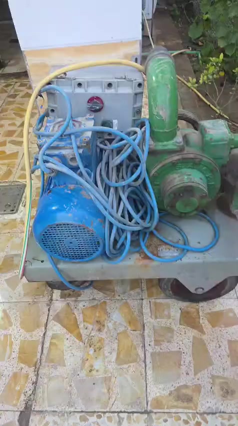 السلام عليكم اخوتي ماطور للبيع سعره12$ وبي مجال ‭0770 085 3824‬
