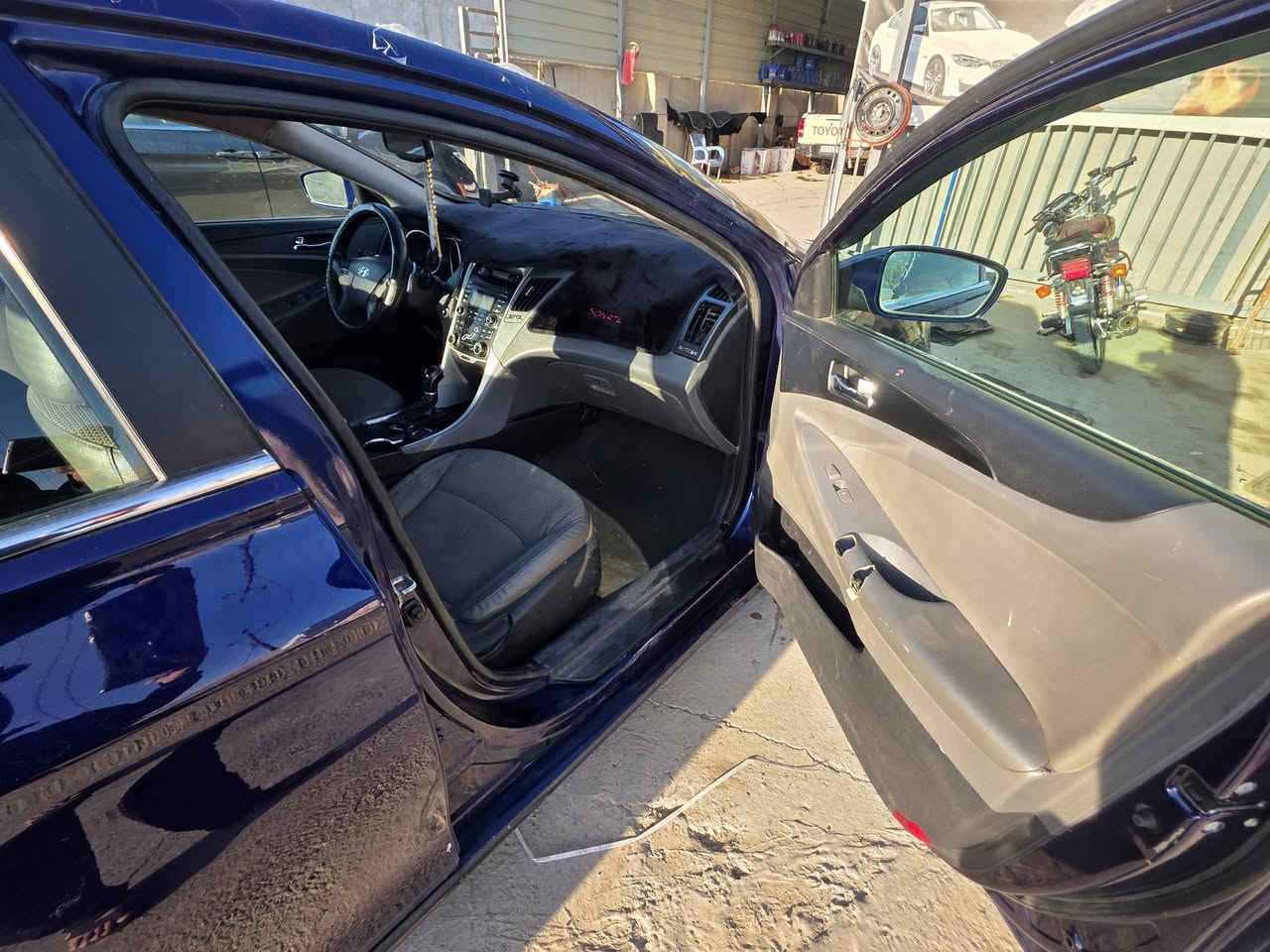 سوناتا ادوات موديل ١٣ كير مكينة صدر تايرات تبريد كلها فول وبالشرط السعر ٤٦ البيع نقدا فقط او مراوس مع فرق مكانها بالدور ***********
