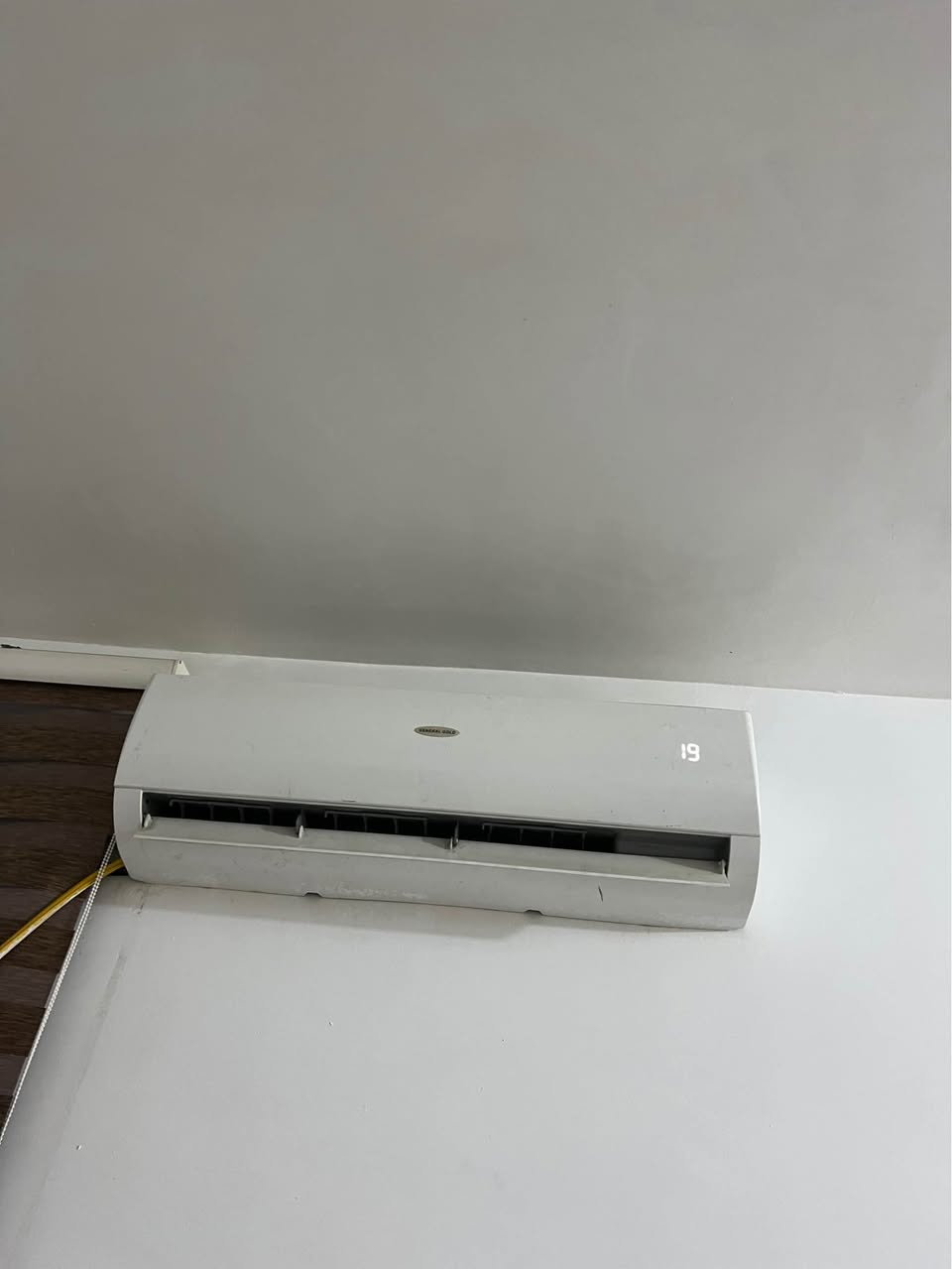 سبلت Tcl عامودي 3طن مشدود حاليا لكن ابيع بدون بواري سعره 800 الف 
سبلت جداري جنرال 2 طن كذلك مشدود سعره ٢٥٠ الف 
سبب البيع الفولتية ضعيفة ما يشتغلن النجف, العراق


**إذا كنت صاحب هذا الإعلان وتريد حذفه لأي سبب، رجاءا أرسل رسالة إلى الدعم الفني**