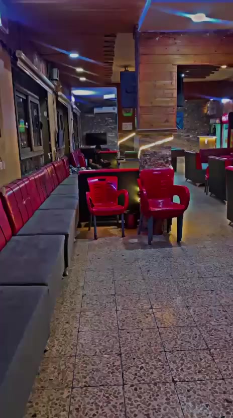 السلام عليكم 🌹🌹 
كوفي جاهز للبيع مع كافة ملحقاتة 
٦ شاشات 
٥ سبالت
موالدة ٤٠ kv شغالة
ميز بليارد نظيف
موقع الكوفي جميلة شارع خير الله فوق بيتزا ديانا للاتصال 
***********
