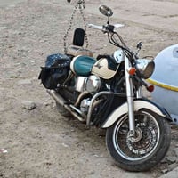 شادو ٤٠٠ نضيفة عليها ادامة قبق شوتة وفلتر شوتة ودهن  امزويل اليوم درته...