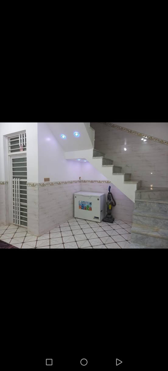 نهاوند الثانيه شارع عشرين ولسعر والاستفسار *********** عمارة, ميسان
