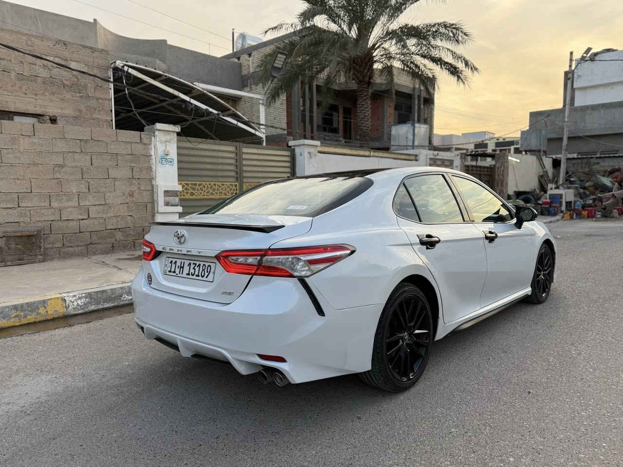 السلام عليكم 
للبيع فقط بدون مراوس
كامري وارد امريكي 2018 رقم بغداد فئة XSE فول فول مواصفات وبدون اي نقص
الداخل احمر بانوراما 
كير محرك ميكانيك كله كفالة 
بيها كلير 3 قطع من امريكا وبدون دعمه، والضرر الثاني جاملغ وباب خلفي بدون داخل 
اير باك بردة فقط 
جاهزة وبدون نقص ، وتحويل مباشر 
السعر 170 ورقة  
رقم التواصل 
***********
***********
