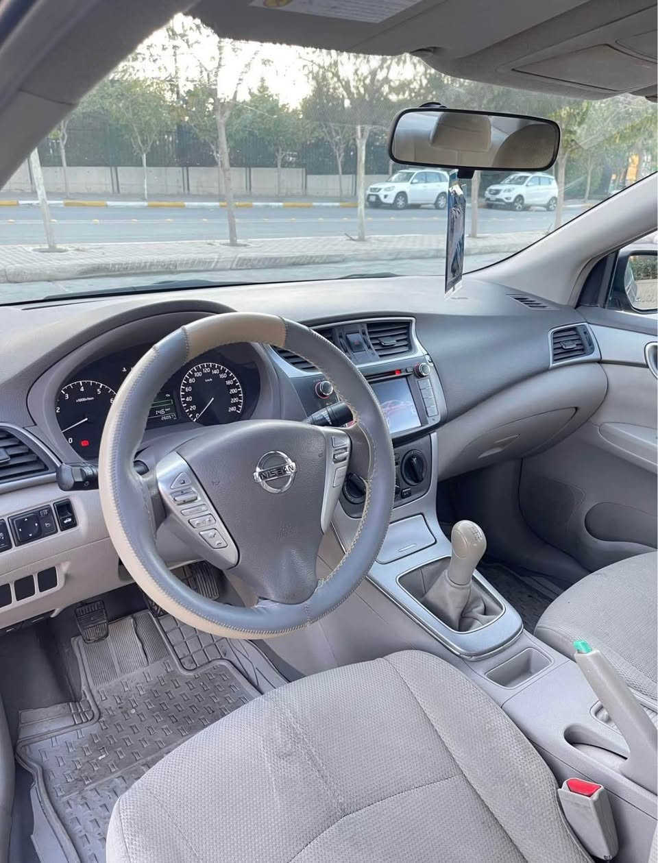 ﷽
سێنترا مۆدێل ٢٠١٤ ، گێڕ عادی ، شاشە ، کامێرە ، حاسە ، تەبرید سارد و گەرم ئیش دەکات ، سوکان ڤۆلیۆم ، ٤ تایەی تازە ، سەنەوی تا ٢٠٢٨ تازەیە ، بێ تەقە و ڕەقە ، سفری ئێرەیە ، ٢٦٠ هەزار ڕۆشتوە ، یەک پارچەی بۆیاخە بۆ جوانی ، کاڵ بونەوەی هەیە 
سعری ٩٠$ 
*********** سلێمانی السليمانية, العراق
