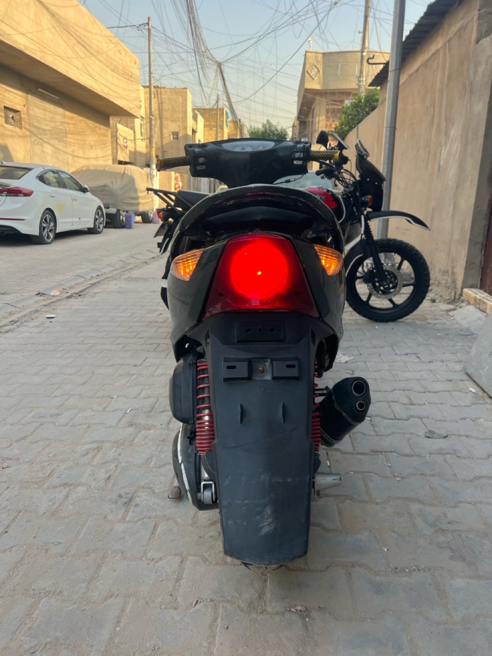 دراجه ثعلب 
كلوبات زنون
صلنصه رياضي
الدراجه نوزل بس حاط بمكان الجويتر كابريتر
مكاني بغداد الحريه
السعر 400