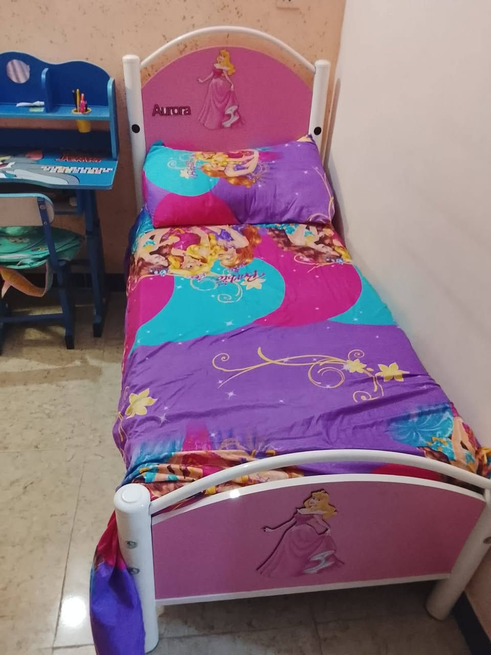 السلام عليكم
سرير مستعمل شبه جديد
عرض ٧٥
طول ١٦٠ 
للبيع مع الماسند من الصفاح +الدوشك ويا 
للأستفسار مراسلة الصفحه


**إذا كنت صاحب هذا الإعلان وتريد حذفه لأي سبب، رجاءا أرسل رسالة إلى الدعم الفني**