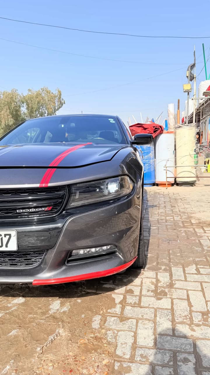 السلام عليكم
چارجر بلاك توب 2023 

 SXT 6 سلندر 

ماشية 50 ميل بدون اير باك 

حادث السيارة موضح في السونار 

السيارة كلش نظيفه استخدام شخصي 

سعر السيارة 220 ورقه 

للتواصل*********** 

مكان السيارة بغداد /سويب
