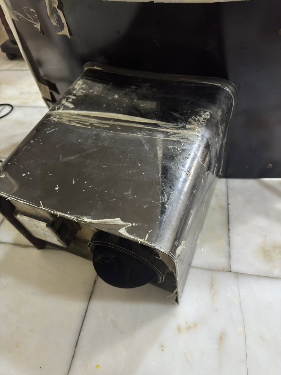 ساحبة  ( شافطة ) دهون مال مطابخ
جديدة ابداً ما مستخدمة ولا ثانية فقط طالعة من الكارتون 
شرط الفحص 

السعر : 130 الف وبيها مجال بسيط للشراي

المكان : كربلاء 

للاستفسار : ***********
