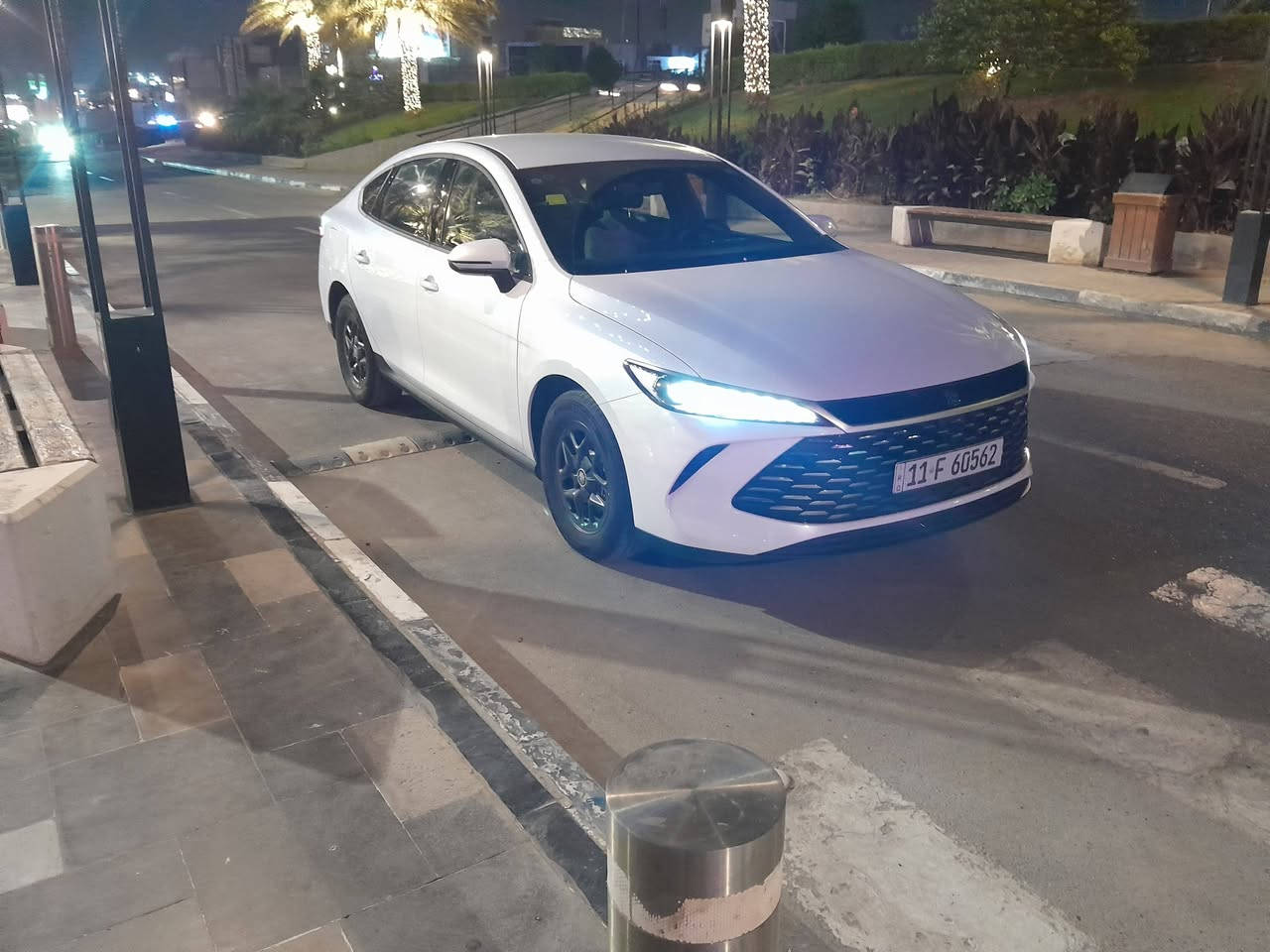 للبيع BYD كن بلاص 2025
بلكن هايبرد
لون أبيض داخل رصاصي ((زيرو)) ترقمت بغداد بأسمي قبل كم يوم إن شاءالله ماشية على كد الترقيم كاميرة خلفية ورادار خلفي وجلد مع كامل ملحقاتها
بصمة وكارت تشغيل 
 شاحن أصلي 
منفاخ فوم 
ماسحات 
بدلة طوارئ 
مثلث طوارئ
هوك
وملاحظة تحتوي على (أرضيات أصلية) بالجيس 
مكانها اليرموك 
الشراي يتصل أخوان *********** 
السعر 20 مليون دينار عراقي
