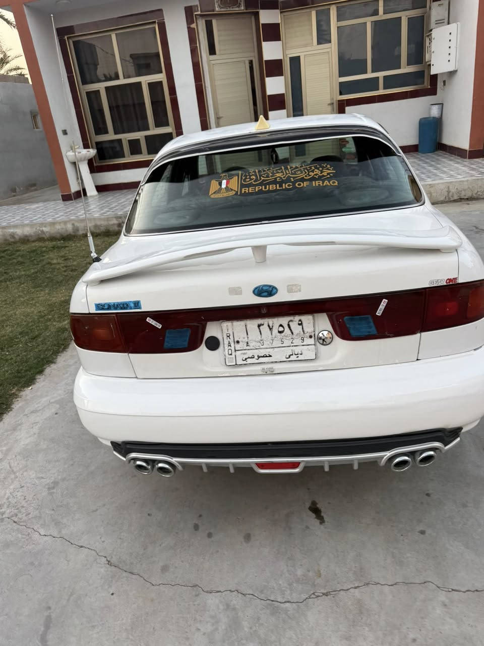 سوناتا موديل 93 سيارة بلاديه بيها كم قطعه مصبوغه مو كلها بدون حادث كير ومكينه صارلهم 3شهور شديناهم جديد مكينه 2000 منظومه تبريد جديده سنويه صارلها 5شهور ساقطه بنهايه ال25 السياره بأسمنه تخم تاير صدر خلفي امامي جديد شاشه ايباد السعر 47 وبيها مجال فقط بيع بدون مراوس العنوان ديالى كنعان نهر إبراهيم الرقم ***********
