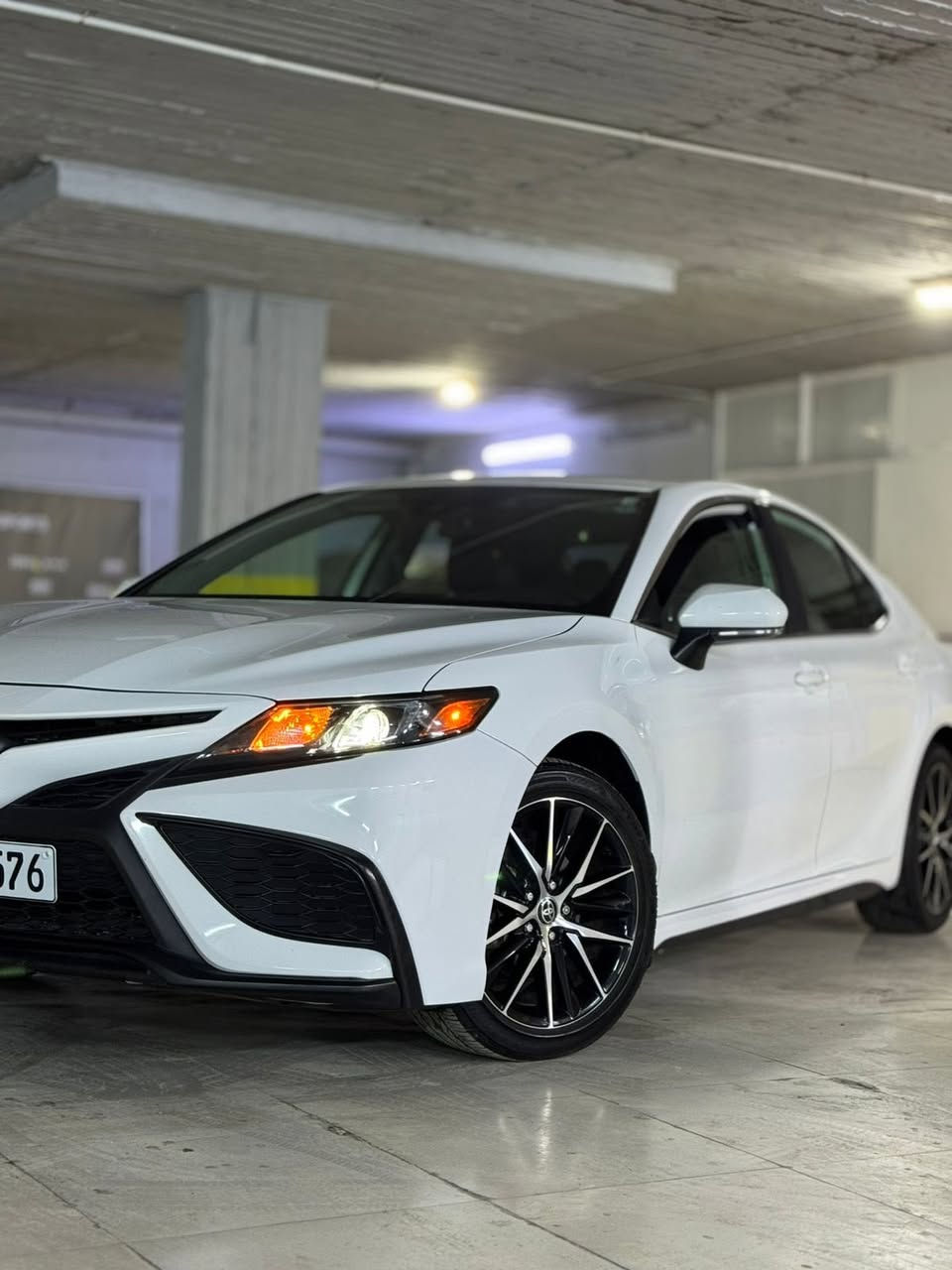 السلام عليكم 
للبيع كامري موديل 2024 
سيارة خير من الله وحادثها خلفي اخت الكلين 
السيارة SE 
ماشيه 21 ميل قبل كم يوم دخلت للعراق 
تحويل ثاني يوم وداخل السيارة كلش نضيف 
مكانها بغداد البنوك 
السعر 23 والشراي يتدلل 

للتواصل 
***********
***********
