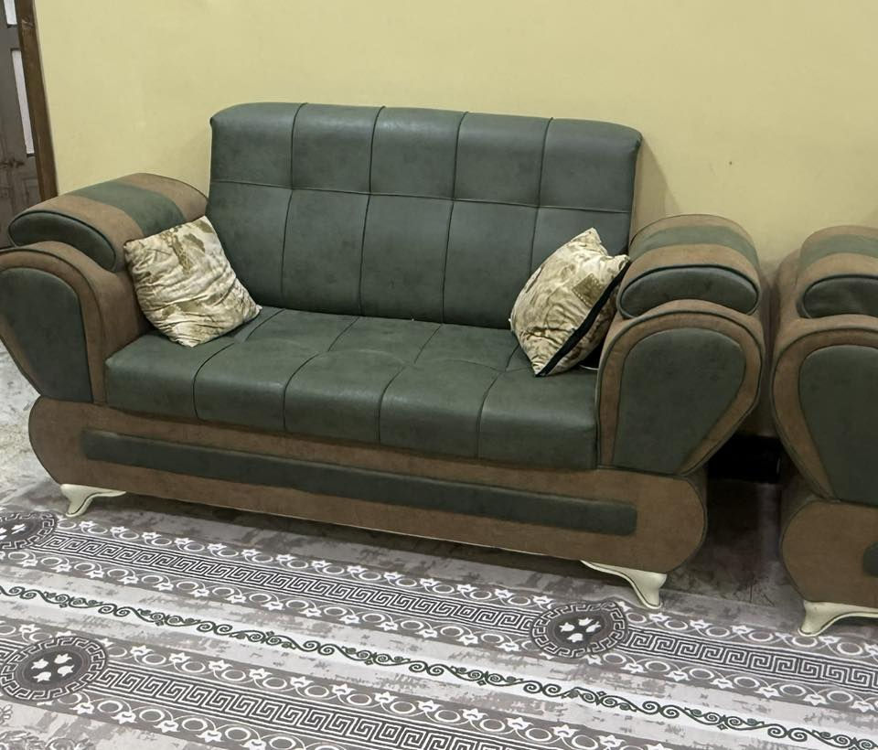 رقم الهاتف واتساب  *********** لبيع مكانة الماجدية العمارة سعر 650 وبي مجال 10 مقاعد 3+3+2+1+1
