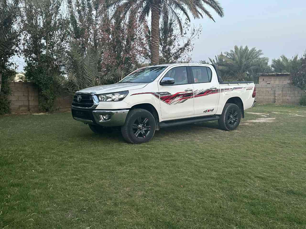 هايلوكس للبيع موديل ٢٣ مواصفات ساز  سياره على وضع شركه سعر عل هاتف ***********
