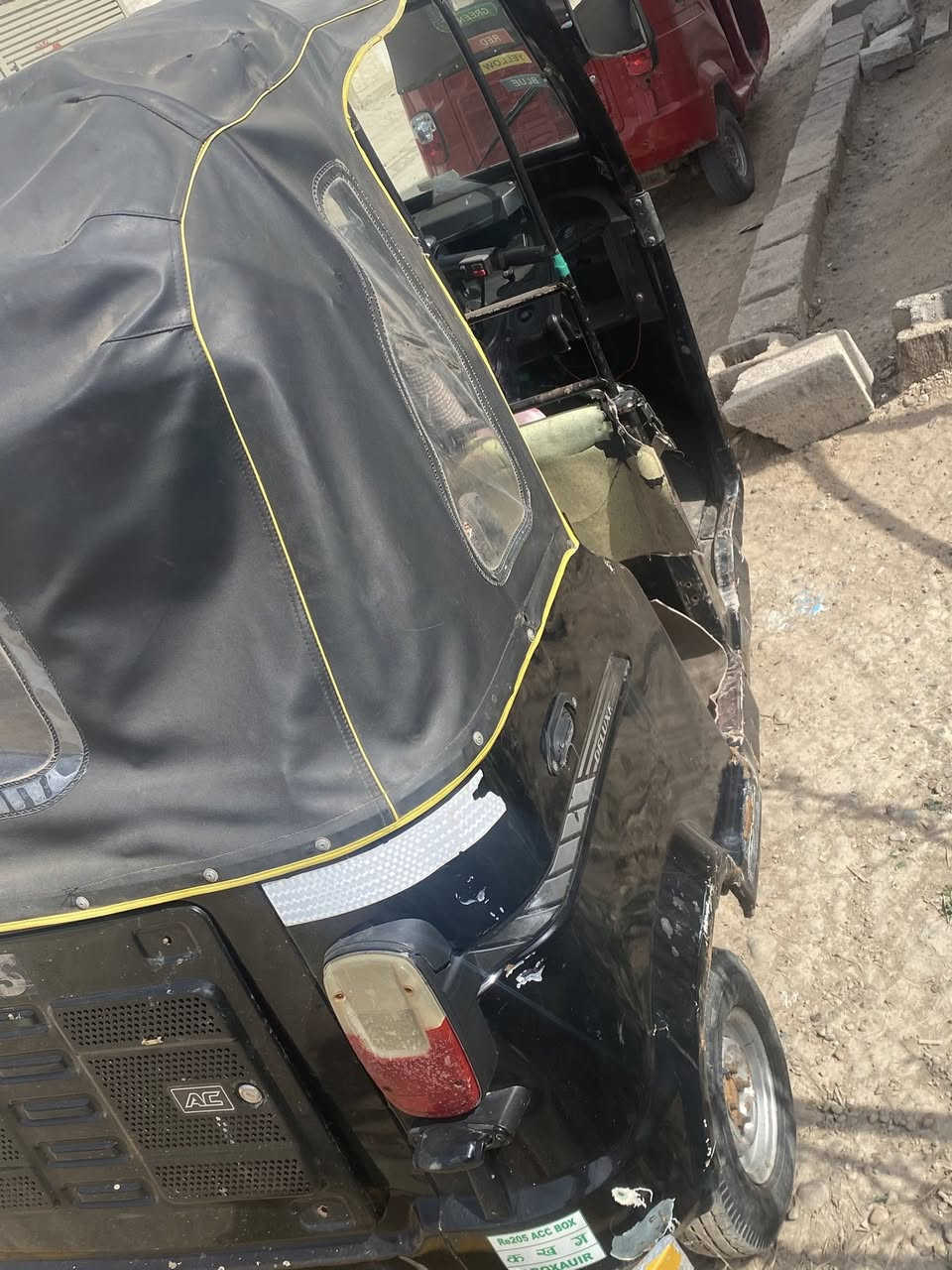 سلام عليكم اخوان tvs موديل ٢٠ للبيع مرقمة مكاني بغداد الراشدية رقم ***********
