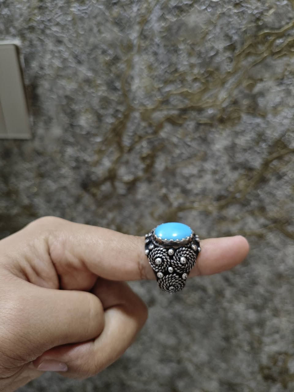 السلام عليكم 🌹
فيروز صافي 💙 قطعة تحفة بمعنى الكلمة 
صياغة وليد خالد معروف على مستوى العراق 
وتكدر تدزلة المحبس وتجي تفحص وين ما تريد انا حاضر 
عن نفسي اخذتة غالي نزلتة أعلى سعر ابيع


**إذا كنت صاحب هذا الإعلان وتريد حذفه لأي سبب، رجاءا أرسل رسالة إلى الدعم الفني**