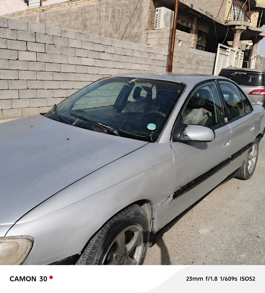 اوبل اوميكامديل 2000بسمي گيرومحرك اثنين بوضعيه جيده 30ورقه بصره قضاء الصادق هاتف ***********
