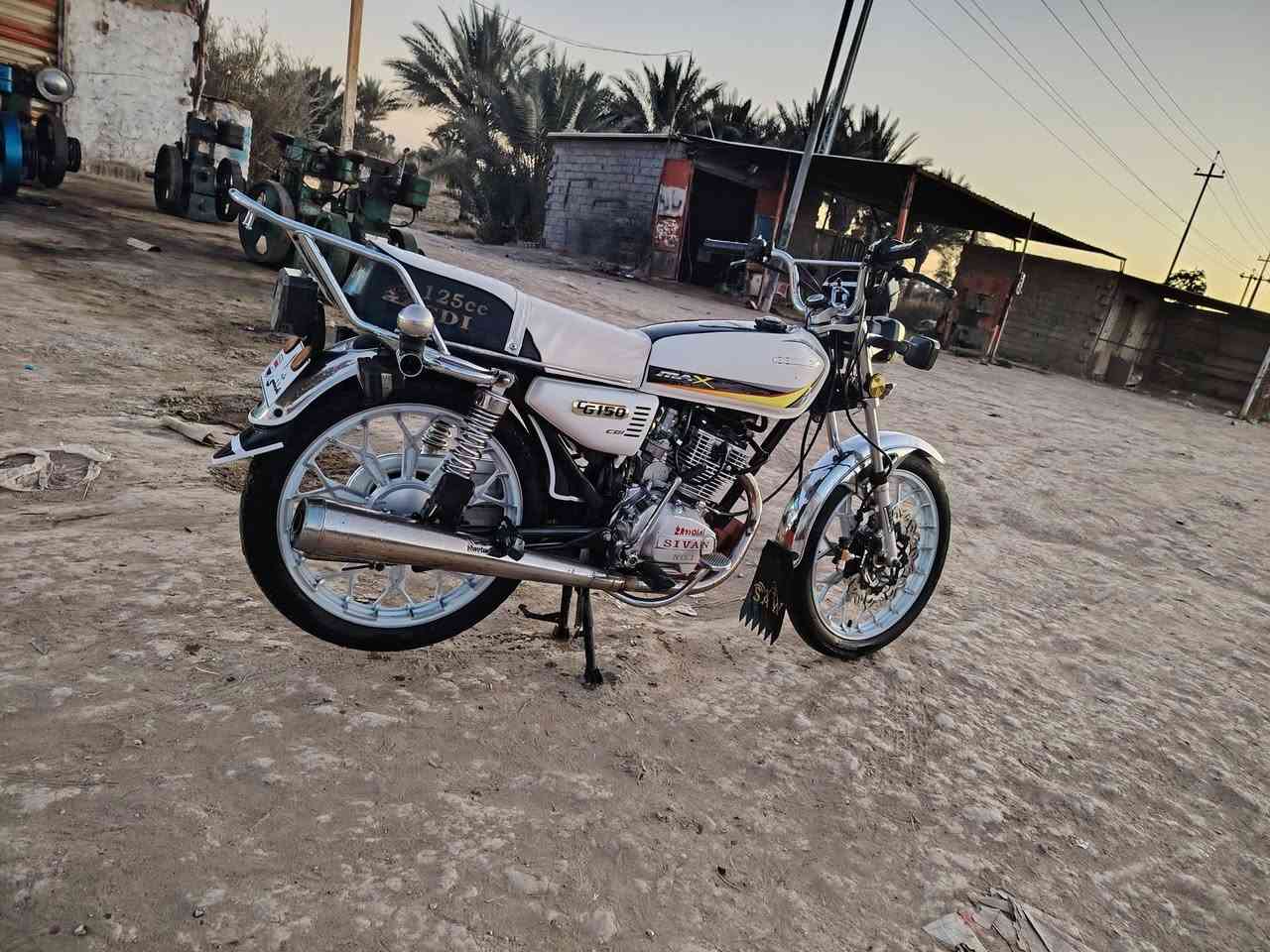 السلام عليكم دراجه للبيع سفانه 2024 مقفوله كفاله عامه اوراق كامله كهربائيات كلهاه محرك خير من الله ما مفتوح دراجه مال جناي ما بيها نقص بقد شعاره السعر 650 وبيها مجال بسيط حق الجيه والاستفسار على هذا الرقم***********
