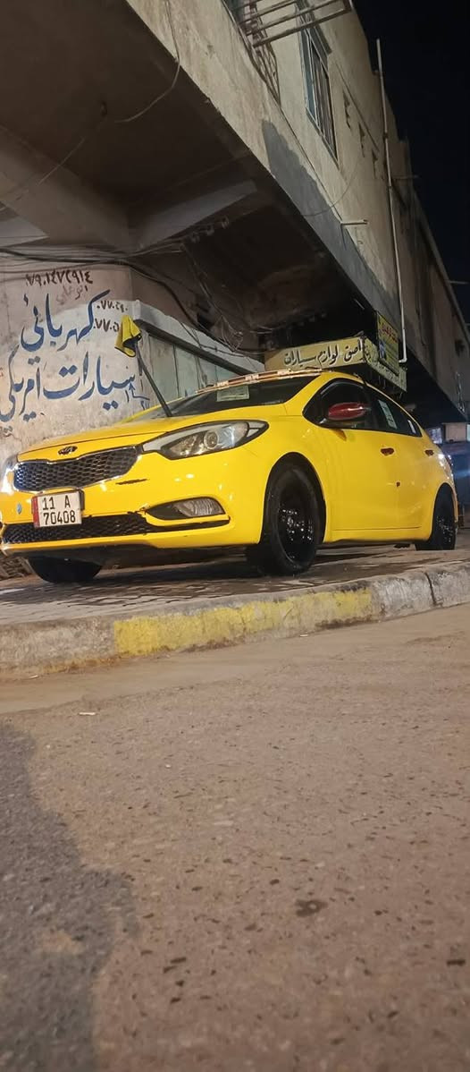 السلام عليكم سياره فورتي للبيع 2014 السياره باسمي مصفره هيئه وغرامات مكينه وكير ع وضع الشركه حداديه 90% سياره تخم تاير سياره نص فول حادثها خشم البنيد سياره كلها ميبل واحد مكان سياره بل حله السعر 115 وبيها مجال سياره متذب عليها ربع العنده النترا 2018 أو 2019 بس خصوصي رقم ***********
