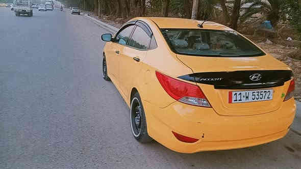 سلام عليكم 
اكسنت موديل 2013 وارد امريكي 
حادثها جاملغ الامامي الايمن بدون دواخل 
مكينه 1600 جي دي أي 
السياره خير من الله متصرف عليها ربع 
كير مكينه  تدفئه تبريد  كهربائيات
 كلها شغاله ومابيها اي نقص
صدر امامي خلفي جديد تخم تاير جديد 
مكان السياره بغداد الكرخ 
السعر 88ورقه وبيها مجال بسيط 
***********
