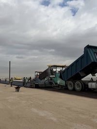 صباح الخير  على بركة الله  تم تبليط شارع 60العابر في مقاطعة 2356 العاب...