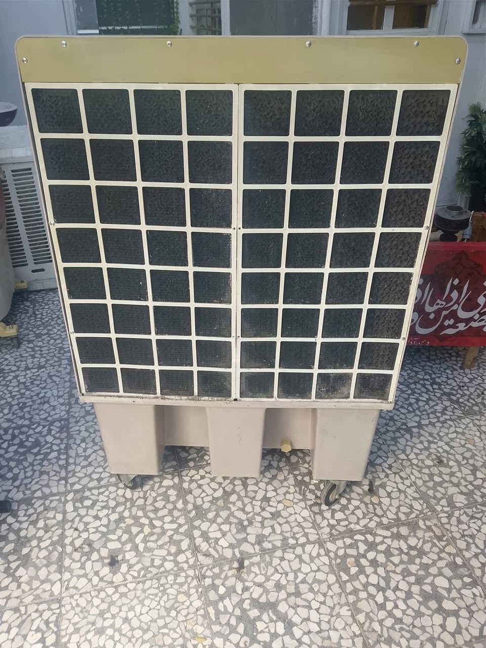 السلام عليكم
مبردات للبيع 
1:مبرده سوبر جنرال الجزيره تصميم هندي
كامله من كلشي مابيه اي نقص نسبه النظافه 80%
السعر 350الف وبيه مجال 
2:مبرده كونفيره سوبر امبريال 
كامله من كلشي بس المروحه ضعيفه مادري ليش نسبه النظافه 50%
السعر 40الف وبيه مجال
3:مبرده ايراني كامله من كلشي اي نقص مابيه نسبة النظافه 50%
السعر45الف وبيه مجال
العنوان 🛑حي اور مقابل سنتر حي 
للاستفسار ***********
