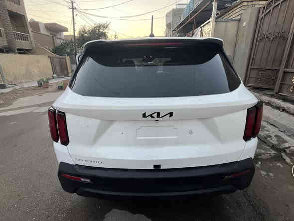 سورنتو2023 وارد امريكي مامرقم حادثها باب الصندوق على كد شبرين فقط ومبدل حجم المحرك 2500سياره ماشيه42الف سعر سياره235 مكاني بغداد الجديده شارع المسبح رقمي ***********
