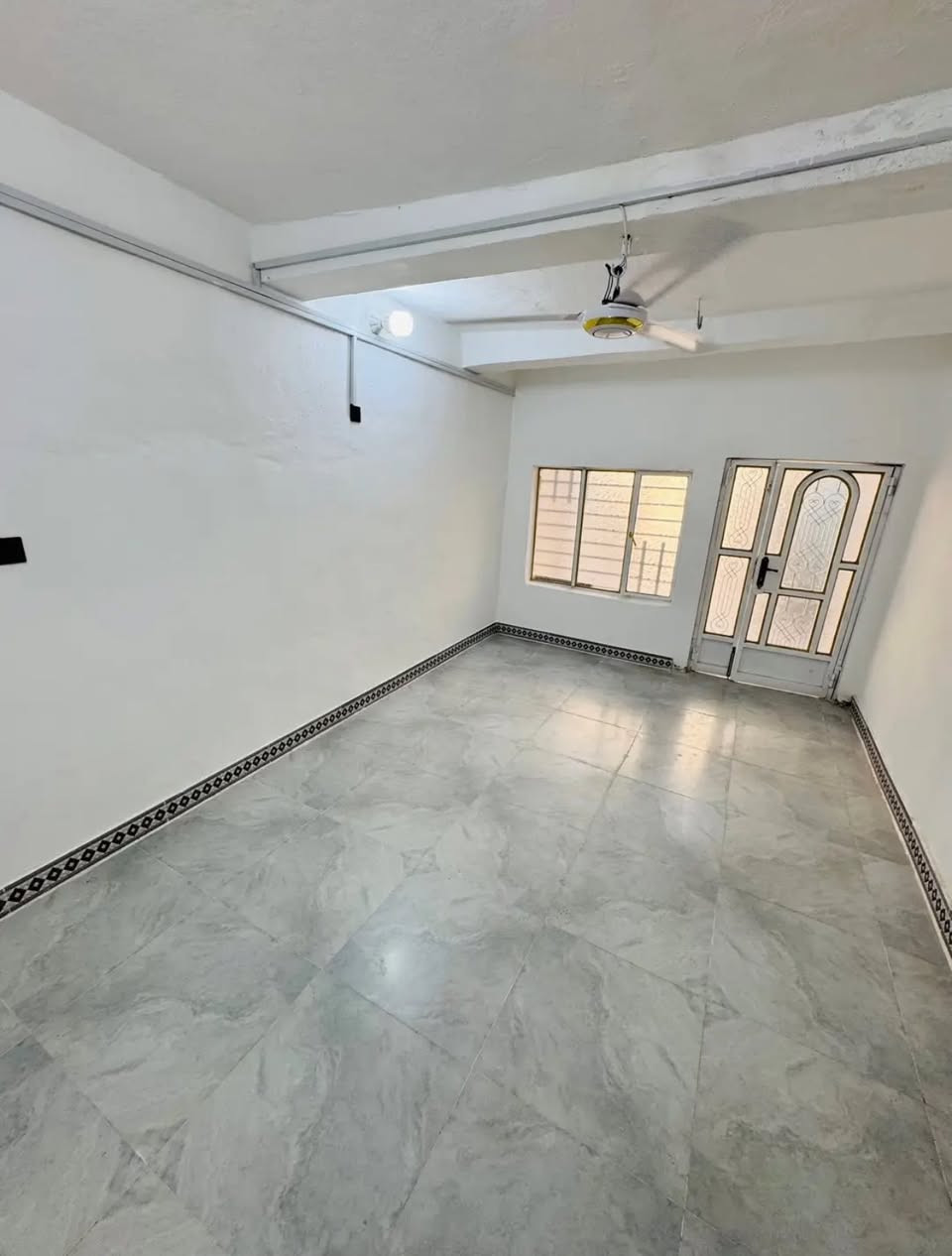 ‏بيت للإيجار 100 متر مربع طابقين يحتوي على ثلاث غرف نوم قرب فلافل سيد بلال
‏‏‏‏‏‏‎‏ ‏*********** ￼
