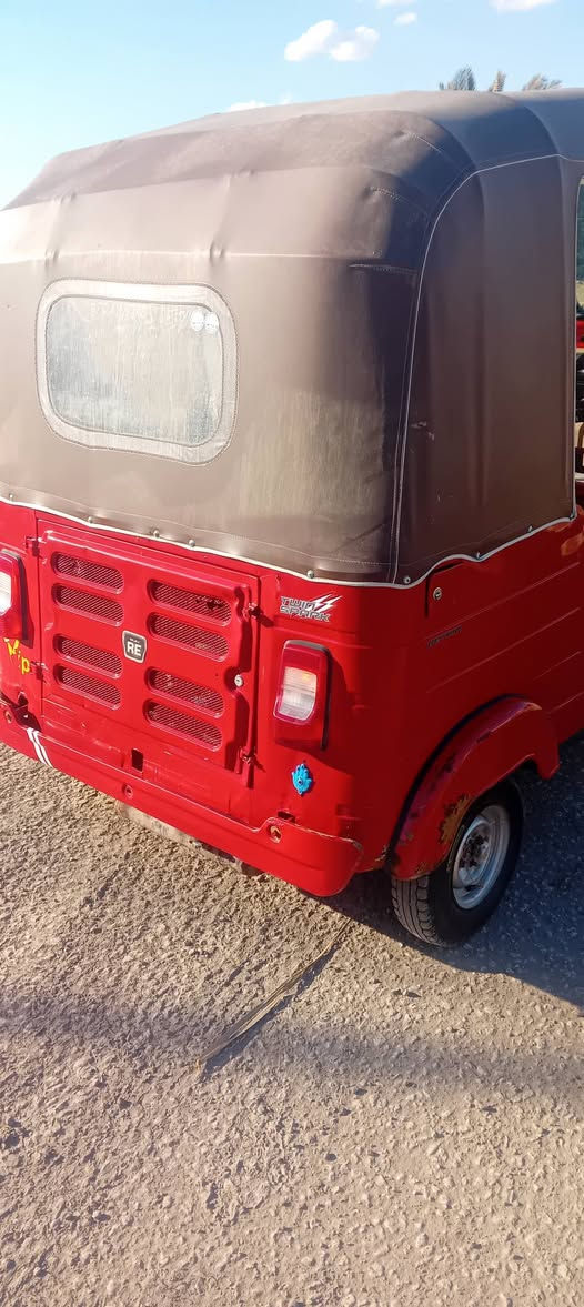 السلام عليكم 18 اوراق اصولي اتعهد للترقيم محرك اخرس لاتنقيص ولاتبخر المكان القاسم  ب4 وبيه مجال بسيط ***********
