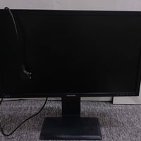 شاشة 27 • نظيفه 95% • بغداد