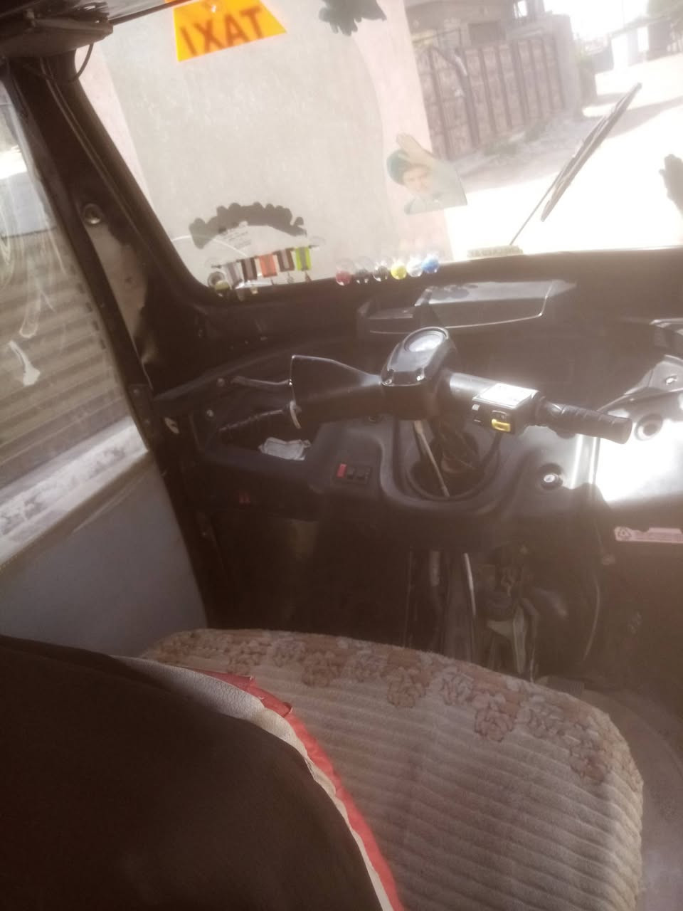 السلام عليكم تكتك للبيع سعر ثلاثة وربع مكان الدوره ابو دشير رقم هاتف ***********
