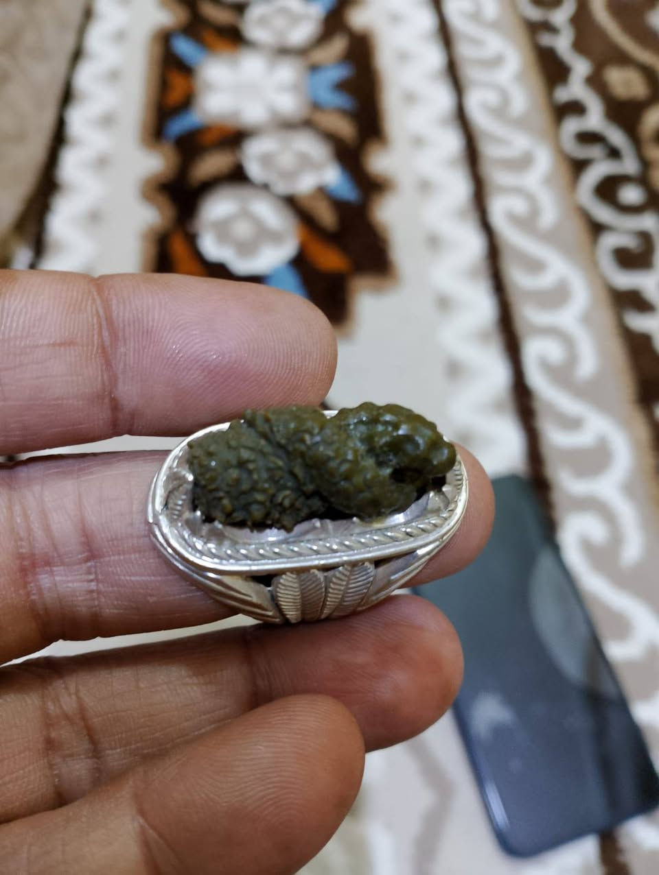 نوادر السليماني الخرز القديم مال اهلنا وعرج
ملاحظه.. العرج طبيعي بس الخاتم مو فضه 
واتساب ***********
