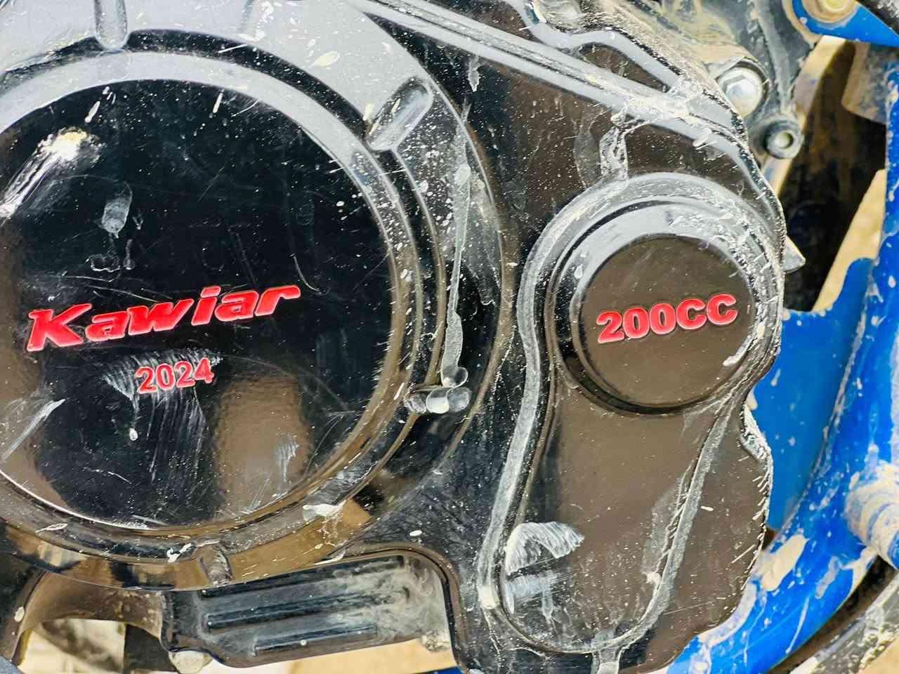 سلام عليكم قفاز كاوير موديل 2024 محرك200 شرط موطور جديد كهربائيّات شغاله مايعوزو كلشي نشاط فوول 
تصال او مراساله *********** مكاني كيارة الجدعه
