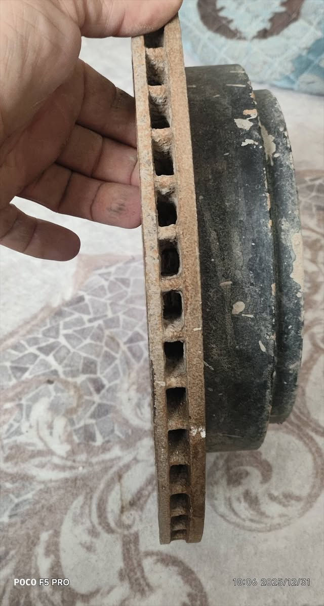 للبيع المراسله الصفحة او 
واتساب *********** توصيل ثاني يوم 
قبق ولفات زوج
فلنجات خلفي زوج
مسجل بلادي
