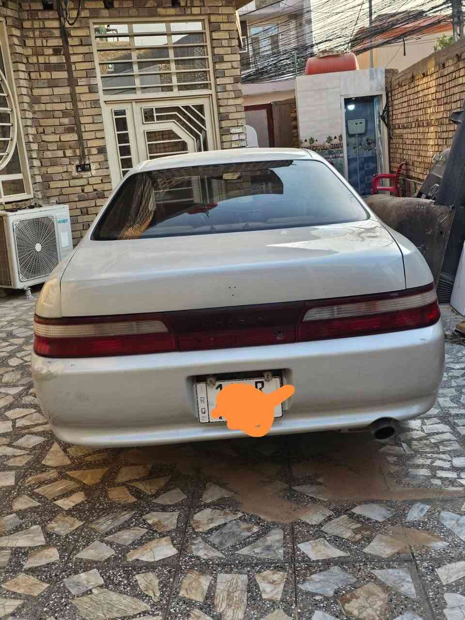 السلام عليكم
شيزر موديل 2000 رقم بصره انكليزي مشروع وطني  باسمي سنويته ورقم وهزه جديده توني مداوره السياره  مكينه وكير  2.5 وتبريد  نضيفات حداديه نضيفه عربانه خلفيه جديده مابيه ضربه قويه سياره بيه ربع امامي مبدل فقط 
مكاني النجف الأشرف الكوفه 
*********** 
سعر 55 وبيه مجال بسيط
