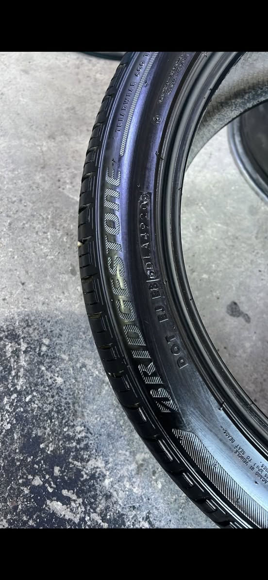 سلاو ٤ تايةي كامري م هةية ٢٢٥-٤٥-١٩ دو تايةي دواوةي زور تازةية دواني پيشةوةي  تازة نية برجستونة بي كيشةية سايلنتة تايةكان هةر چواري داواي ١١٠ هةزاري لي اكةم لة سليمانيم


**إذا كنت صاحب هذا الإعلان وتريد حذفه لأي سبب، رجاءا أرسل رسالة إلى الدعم الفني**