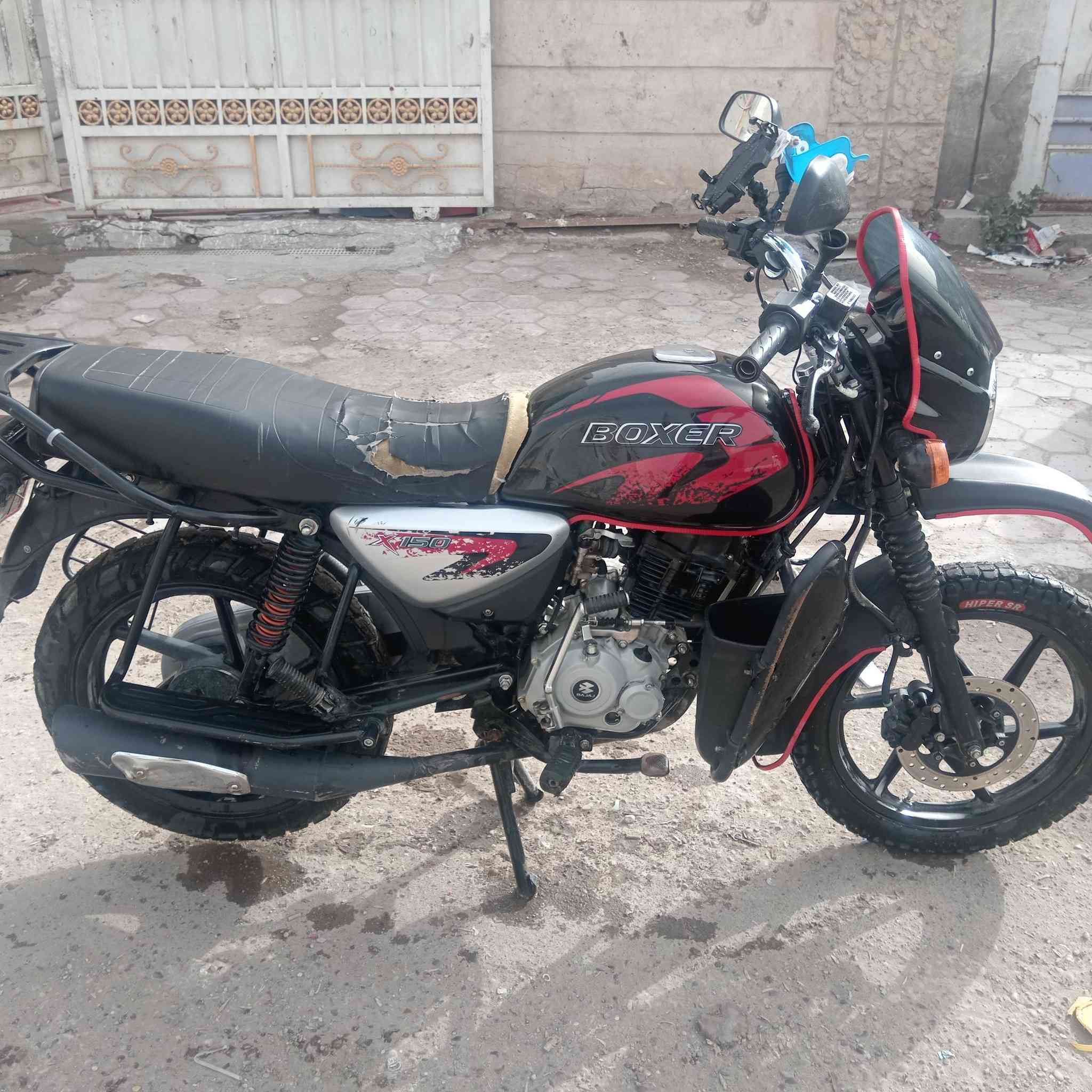 السلام عليكم بوكسر ٢٣ كفاله عامه برغي مامفتوح بيها رقم انكليزي دراجه خير من الله جديده وصار شهرين مطبوكه بالبيت تعال وجيب فيتر وياك *********** سعر 2250 وبيها مجال قليل مستعجل على بيعتها
