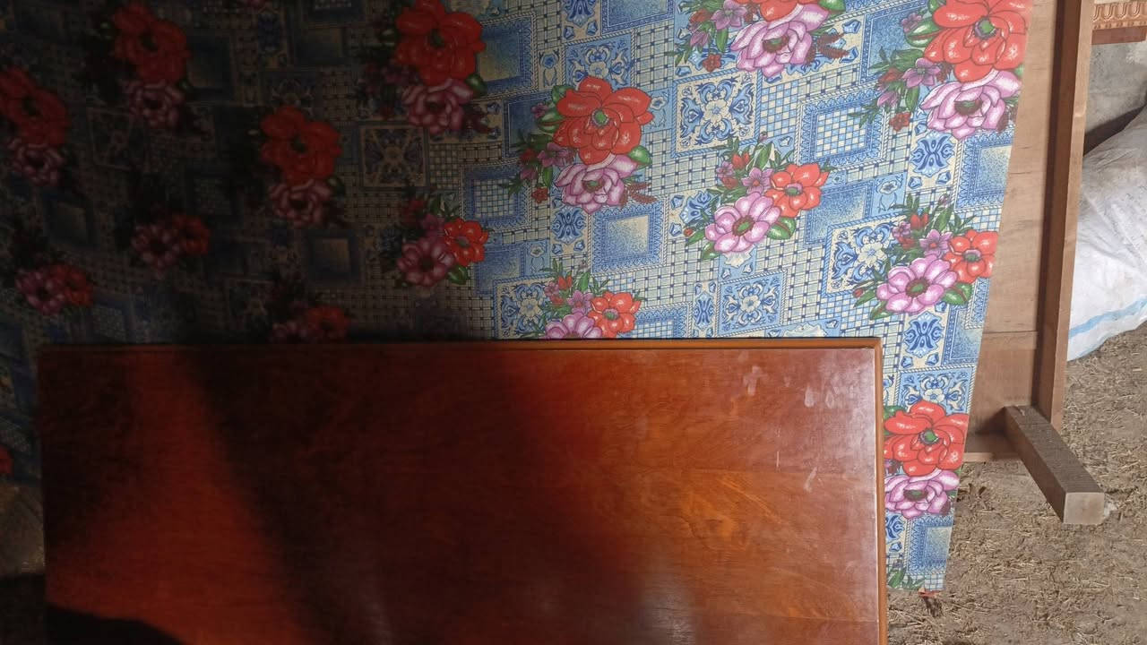 تخوت ثنين واحد خشب ثكيل ونضافه وسط ولاخ خشب عادية ونضيف جديد بدون كميدون ثنينهم مال تثبيت جوانب موجود سعر ١٣٠


**إذا كنت صاحب هذا الإعلان وتريد حذفه لأي سبب، رجاءا أرسل رسالة إلى الدعم الفني**