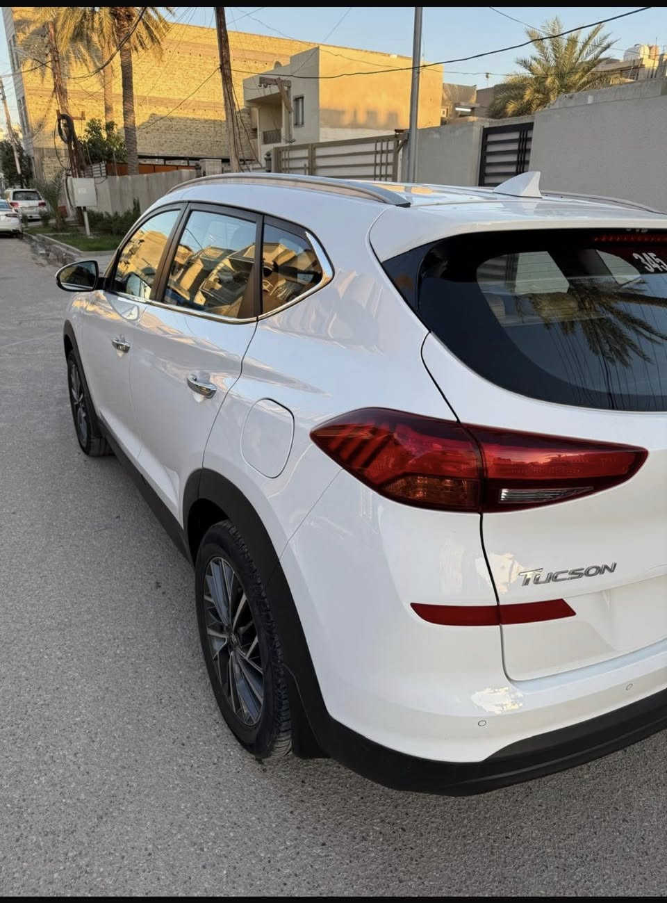 السلام عليكم عندي توكسان خليجي. موديل ٢٠١٩   السياره مكفوله كفاله  عامه خليه من الضرر والضربه. ماشيه السياره ٩٧ الف مشيه حقيقي  مواصفاتها 
بصمه عدد اثنين 
كراسي كهرباء عدد. اثين 
شاشه كامره خلفيه 
حساس خلفيه 
٥ ويل كب. اصلي 
قماره حديد 
٣ عدسات 
محرك ٢٠٠٠ 
السياره جديد مكان السياره. بغداد. الغزاليه  الاتصال على الرقم ***********
