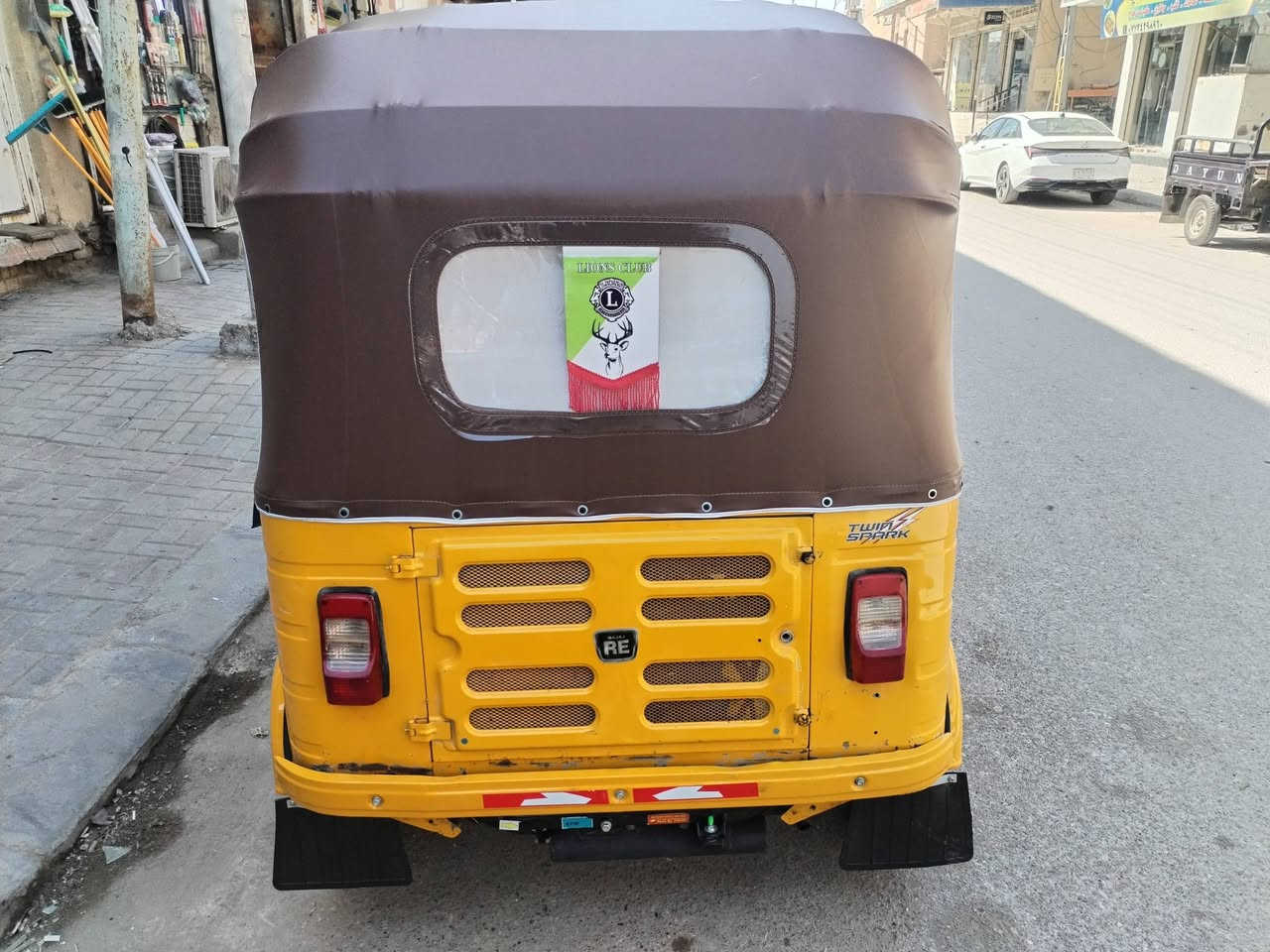 سلام وعليكم تكتك للبيع مديل 19مكينه جديده ٢٠ معمر دواسات وبيهاب طخات قليله مصلحات كلشي جديد بيها كبل للشعار تجي بعينك اتشوف وتقتنع رقم ماشي بل معامله ٢٠٠ الف تلطع سنويه بس الوكيل يبصم
***********
