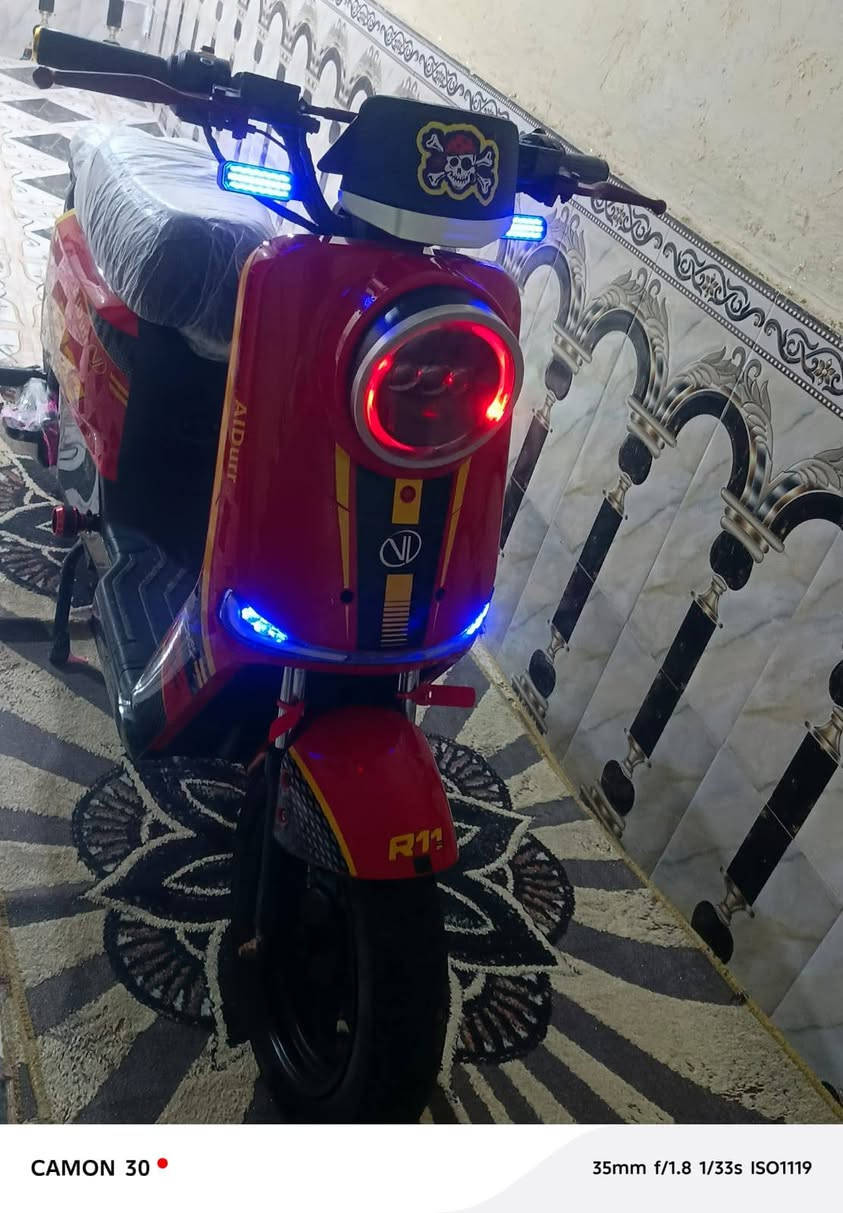 سلام عليكم شباب دراجه شحن نضيفه R11 دراجه جاهزه من كلشي اي نقص مابيه كله بلادي صارله شهرين من الوكيل طالعه نضيفه حيل موديل 2026 سعره 625 وبيه مجال مكاني البصره القبله رقم ***********
