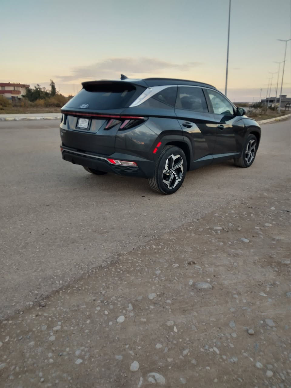 السلام عليكم
للبيع توسان 2024 وارد أمريكي دخول جديد صبغ البنيد 
السعر 185
محرك 2500
فتحه
بصمه
ويل كب كروم 19
شاشه جبيره
رادارات 350 درجه
صندوق كهرباء شفط
كشنات جلد كهرباء
اناره لد +ليدي
تبريد قطعتين+لمس منفصل
تحكمات +أوامر صوتيه
مكان السياره ديالى
للتصال فقط 
***********
