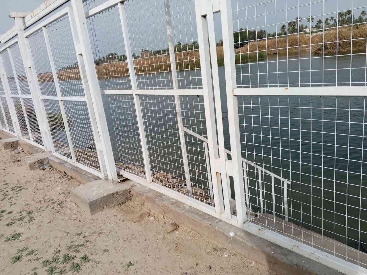 شاليه للبيع المساحه 1300متر المكان الكوفه شارع العلماء يعني عشط مع دونم سند 25 موبايل *********** سعرهه 60 بي مجال
